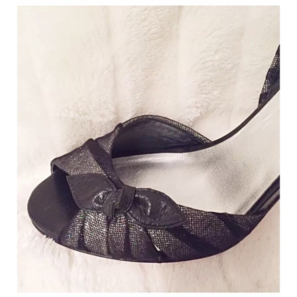 BETSEY JOHNSON Blk Glitter & Tulle Overlay Sandals - Picture 4 of 8